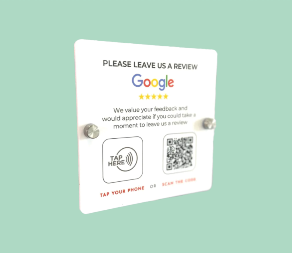 QR NFC pleksi, QR kodlu pleksi stand, NFC pleksi masa üstü, restoran QR menü pleksi, dijital menü QR NFC pleksi, şeffaf pleksi QR kod